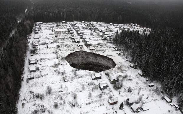 solikamsk_sinkhole_2 solikamsk_sinkhole_2