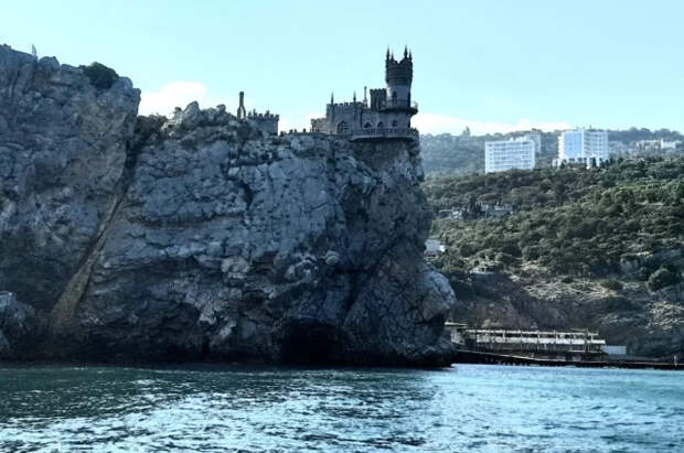 Киев настигла кара за срыв перемирия: черный дым над базами ВСУ за Джанкой