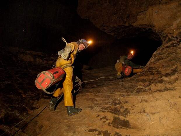 Самая глубокая в мире пещера (35)