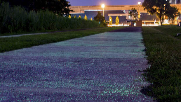 Singapore Is Testing Glow-In-The Dark Paths, And It’s A Really Bright Idea