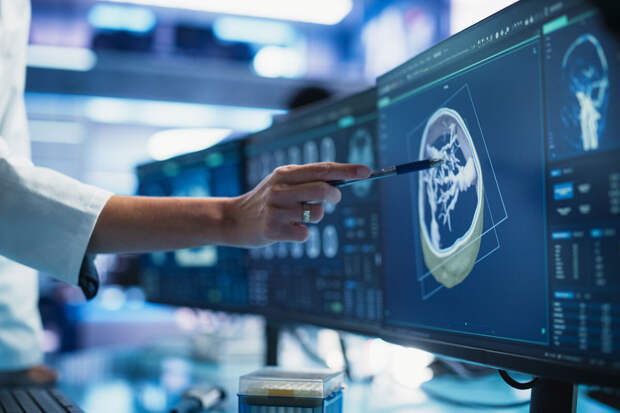 Главный онколог Минздрава Каприн: в РФ 54% новых случаев рака выявляют у женщин