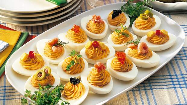 Пирог, оладьи: что еще приготовить, если осталось много вареных яиц