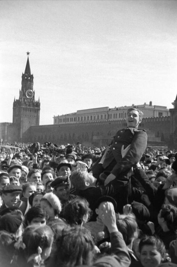 Фото: 9 мая 1945 года на Красной площади