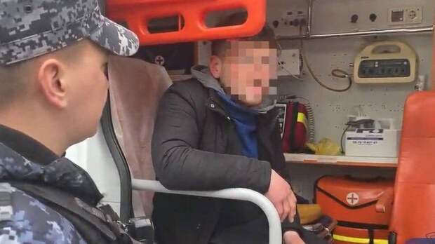 Пьяный мужчина попытался украсть из храма в Москве продукты для бойцов СВО