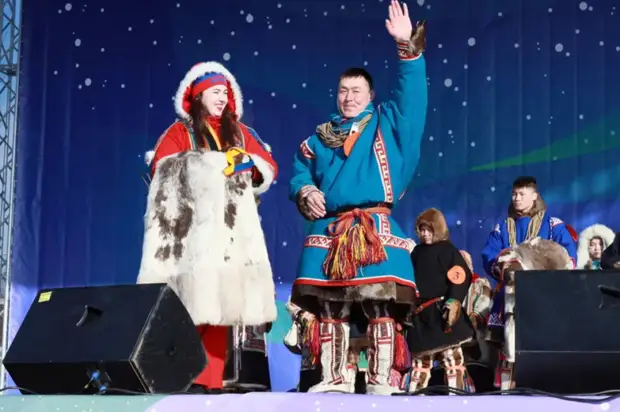 В Салехарде коренные народы Севера представили модную национальную одежду