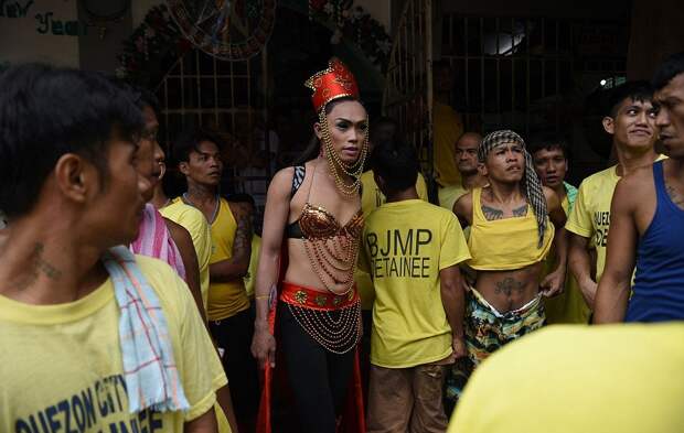 Конкурс красоты среди геев и транссексуалов в филиппинской тюрьме