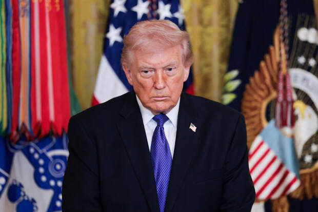 Врач Барбабелла: сыпь на шее Трампа вызвана кремом для кожи