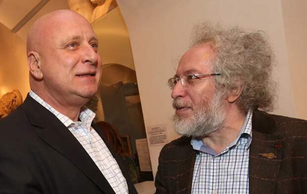 Изгнанный с Первого канала телеведущий Иван Ургант прочел лекцию студентам МГИМО. Короткое видео этой...