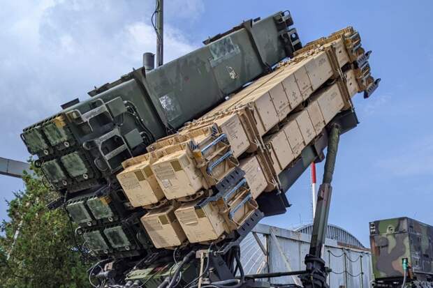 В Харьков привезли ЗРК Patriot, его работу сняли на видео