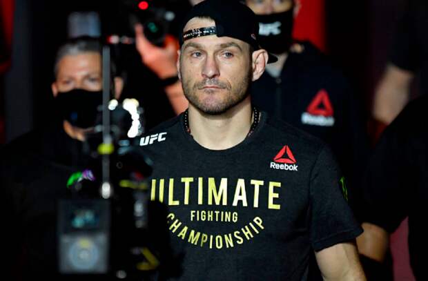 Stipe Miocic walking out 