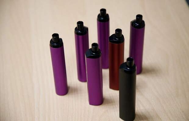 Владимир Путин одобрил идею ввести полный запрет на продажу вейпов в РФ