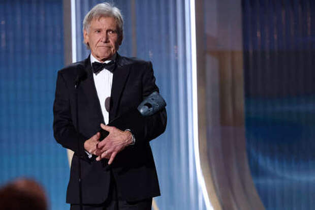 Metro: актер Харрисон Форд сдерживал слезы на вручении премии