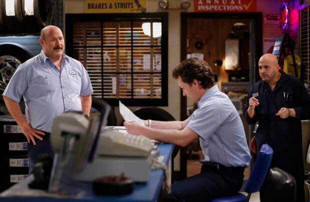 Jim makes Georgie check a receipt on Georgie & Mandy's First Marriage Season 1 Episode 18