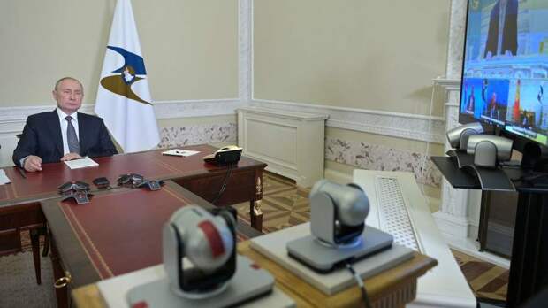 Президент РФ Владимир Путин принимает участие в заседании Высшего Евразийского экономического совета (ВЕЭС)