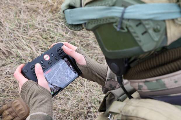 Российский рядовой подорвал минное поле ВСУ с помощью дрона