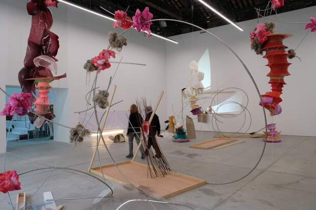 Арт-инсталляции на Венецианской биеннале, 2019 год