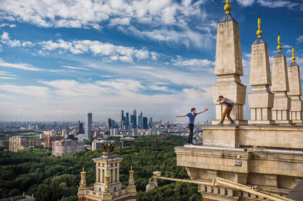 48. Руферы Кирилл Вселенский и Дима Балашов в Москве.  national geographic, журнал, мир, фотография