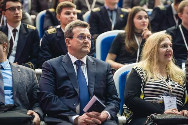 Бывший замгубернатора ХМАО Тиртока стал «Заслуженным тружеником» региона