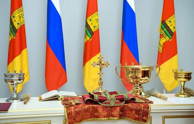 Митрополит Тверской и Кашинский Амвросий освятил отремонтированное здание регионального правительства