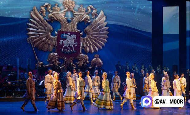 С праздником работников культуры поздравил губернатор Александр Моор