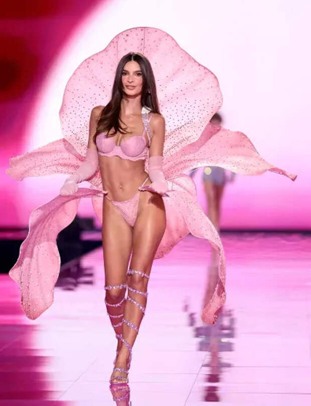 Эмили Ратаковски