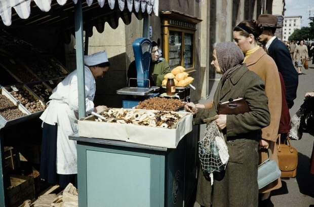 Уличная торговля в Москве 1959 года глазами фотографа The New York Times