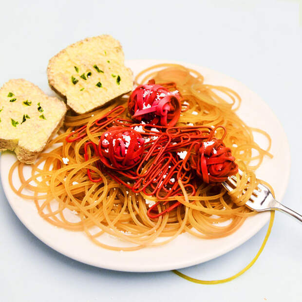 I-create-fake-food-out-of-household-items-575a26095eb15__700