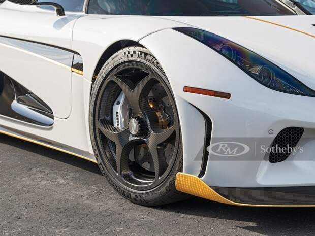 Редкий Koenigsegg Regera 2019 года с крутыми опциями отправляется на аукцион