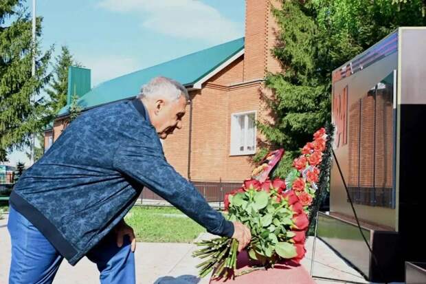 Минниханов почтил память павших на войне уроженцев села Тимяшево Лениногорского района