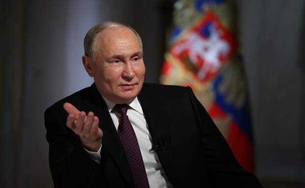 Владимир Путин объявил о начале лета в Петербурге