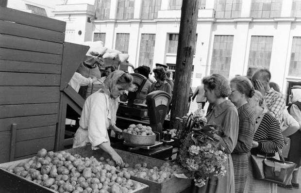 Интересная подборка ретро фотографий, снятых в далеких 1960-х годах Интересная подборка ретро фотографий, снятых в далеких 1960-х годах