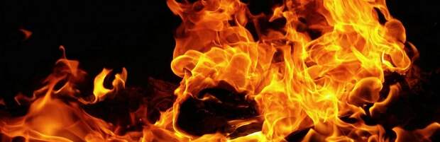 Автомобиль горел на проезжей части в Актау