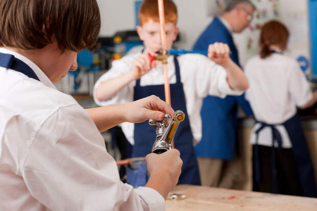 Эксперт Смирнов: одна из самых перспективных профессий в колледже — токарь-слесарь