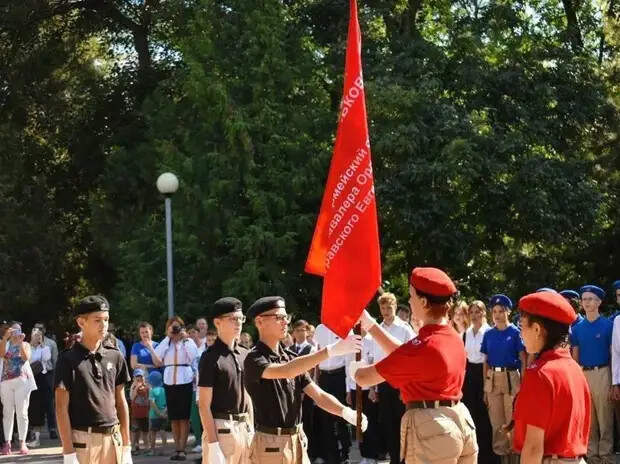 В Анапе школьному отряду Юнармии присвоили почётное наименование