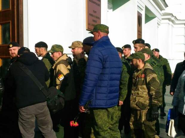 В Донецке началось прощание с Моторолой В Донецке началось прощание с Моторолой