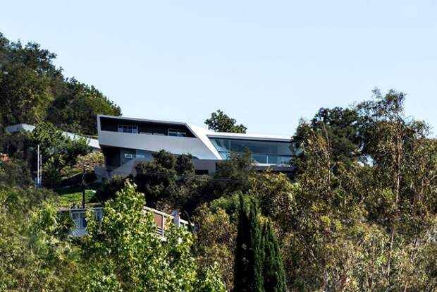 MU77 - дом на Голливудских холмах.