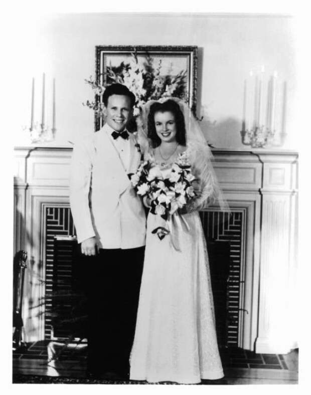 В 16 лет Норма Джин Мортенсон вышла замуж за Джеймса Догерти. Мерилин Монро, норма джин, ретро, фото