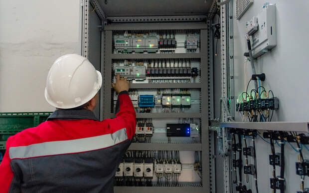 Энергетики устранили сбой в электроснабжении Солотчи