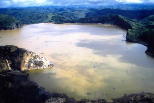 Lake_nyos