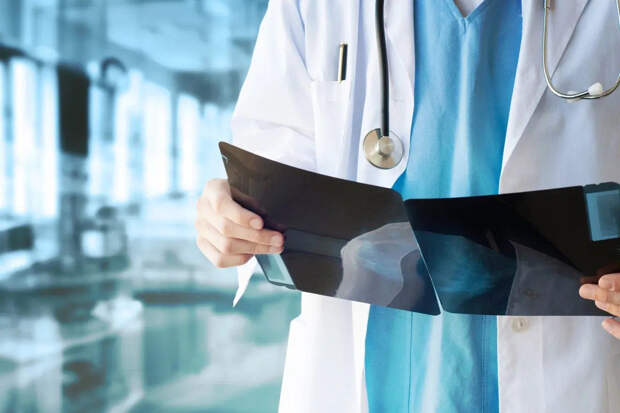 РИА Новости: лечиться по ОМС можно в любом регионе, но есть ограничения