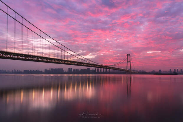 Crimson in the overcast by Lirikka  on 500px.com