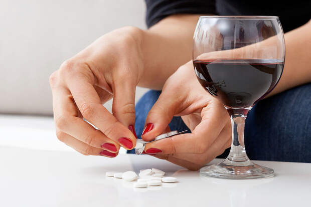 Independent: алкоголь особенно опасно сочетать с шестью группами лекарств