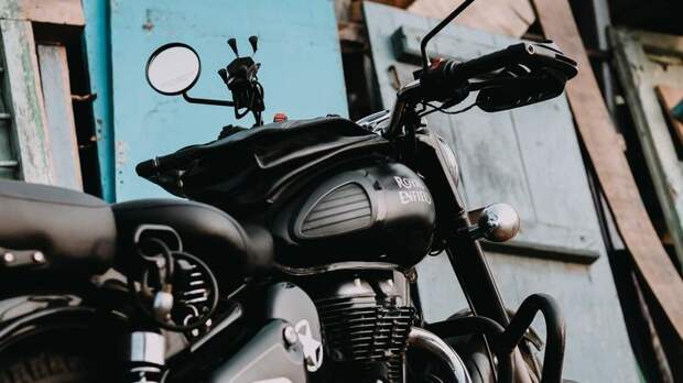 Школьник получил тяжёлые травмы после падения с мотоцикла под Гатчиной