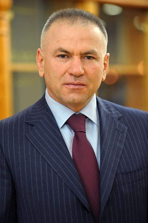 Приставы наложили арест на имущество экс-депутата Исаева на 10 млрд рублей