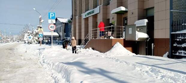 Народный фронт помогает жителям Республики Адыгея справляться со снежной стихией