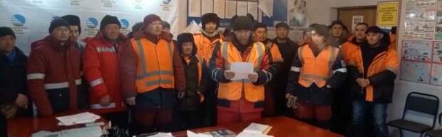 В Мангистау железнодорожники потребовали повышения зарплаты