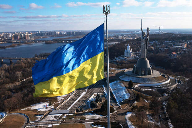 Экс-глава СВР Украины Маломуж предостерег Киев от ударов по Москве на 9 мая