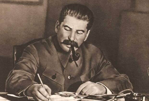 Причины, почему в 1950 году Сталин отвязал рубль от доллара