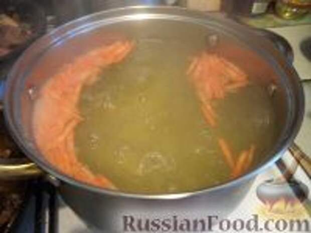 Фото приготовления рецепта: Суп картофельный с хамсой - шаг №7