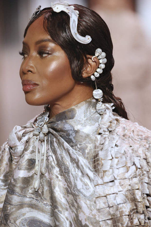 Наоми Кэмпбелл на показе Fendi Couture весна-лето 2021